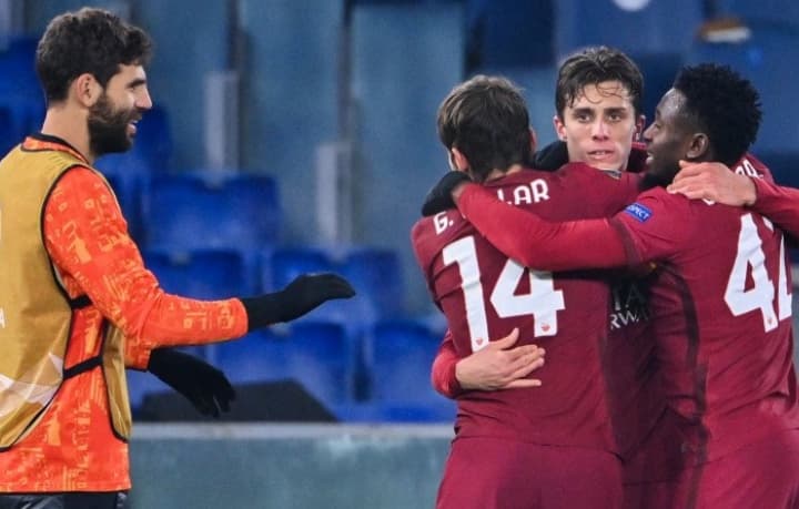 Ilustrasi berita OLAHRAGA: 3 Gol AS Roma Hadang Lawan Menuju 32 Besar