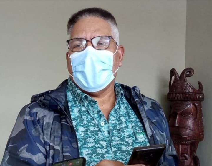 Ilustrasi berita pinpost: 10 Orang Pria Bersenjata Keluar dari Semak, Menyuruh Pilot Duduk di Tanah, Lalu Pesawat MAF Dibakar