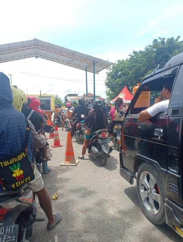 kemacetan portal otomatis pasar sentral timika