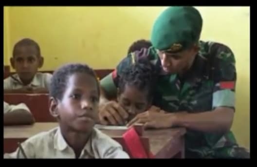 Tentara mengajar