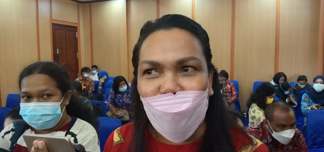 Kepala Dinas Pendidikan Kabupaten Mimika, Jenni Usmany, SPd MPd