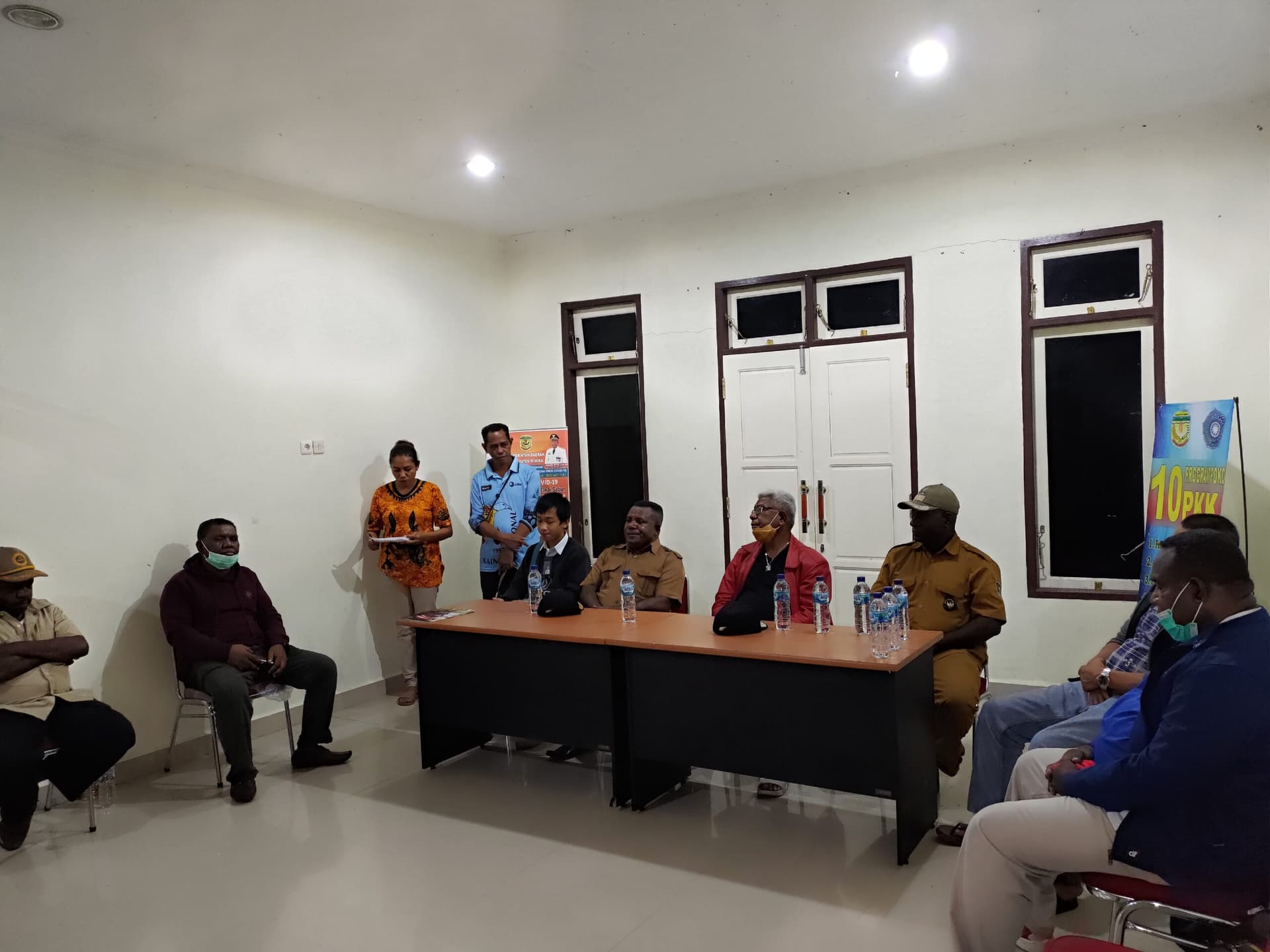 Ilustrasi berita MIMIKA: Dini Hari Tadi, Wakil Bupati Mimika dan Rombongan Tiba di Atuka, Disambut Tarian Kamoro