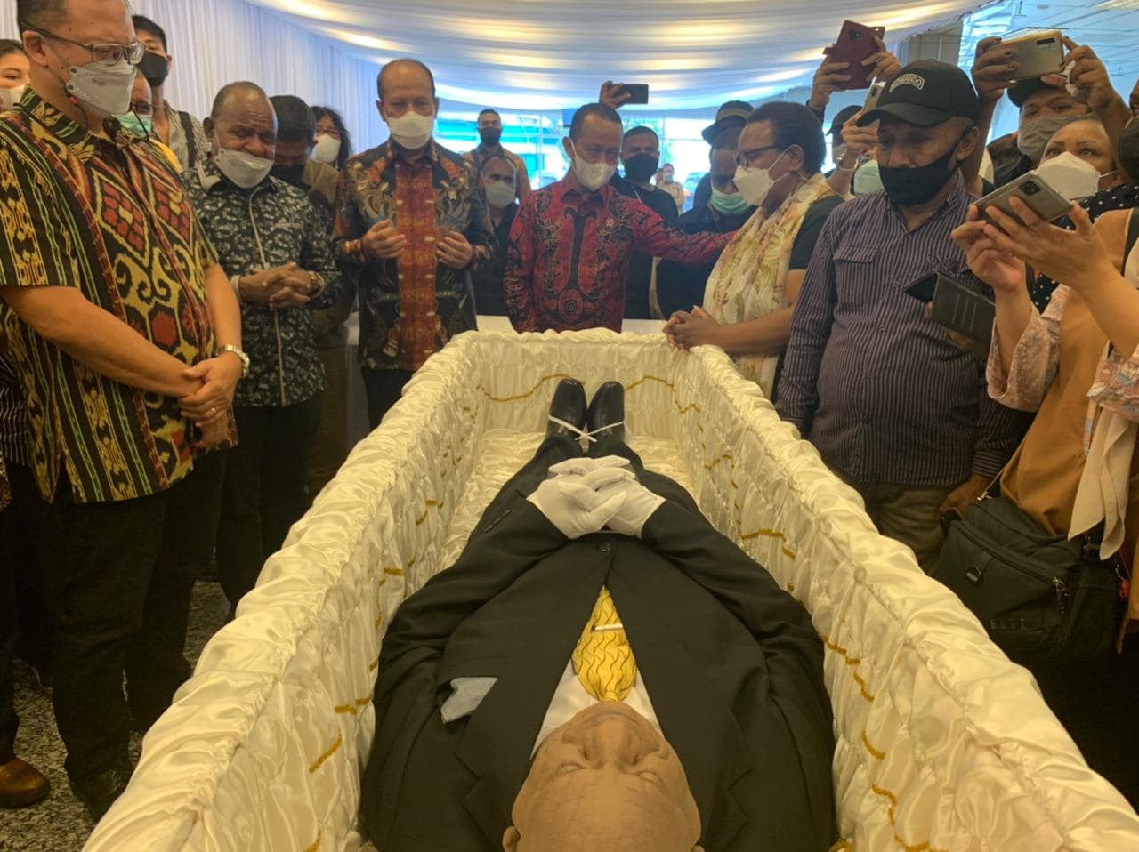 Almarhum Wakil Gubernur Papua Klemen Tinal