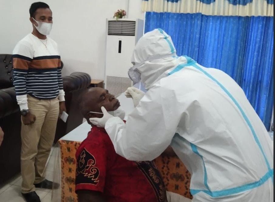 Rapid Test Antigen di VIP Room Bandara Mopah