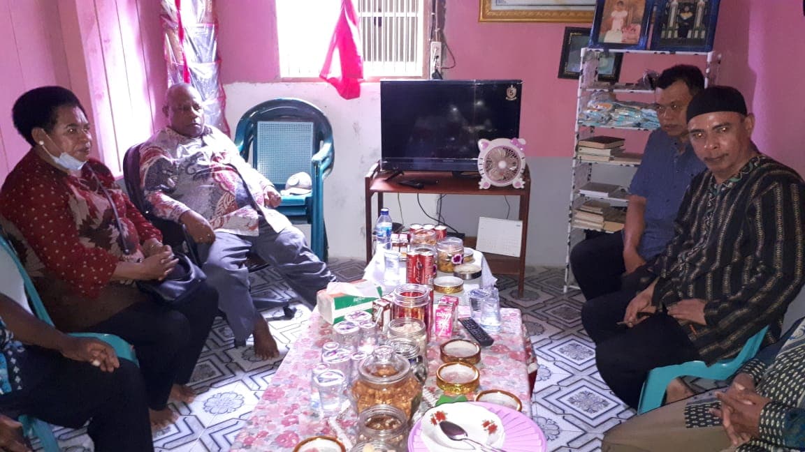 Kunjungan ke rumah pedagang di Mindiptana