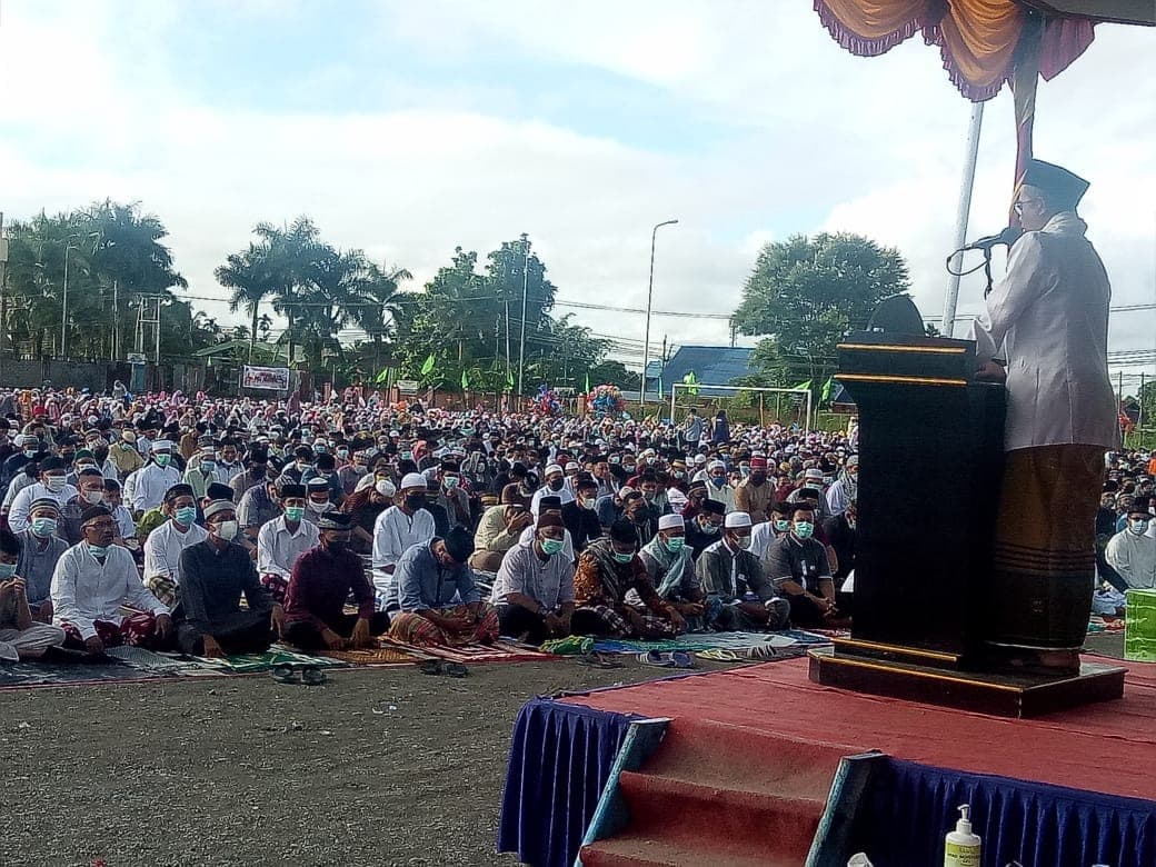 Suasana Shalat Ied di Lapangan Timika Indah
