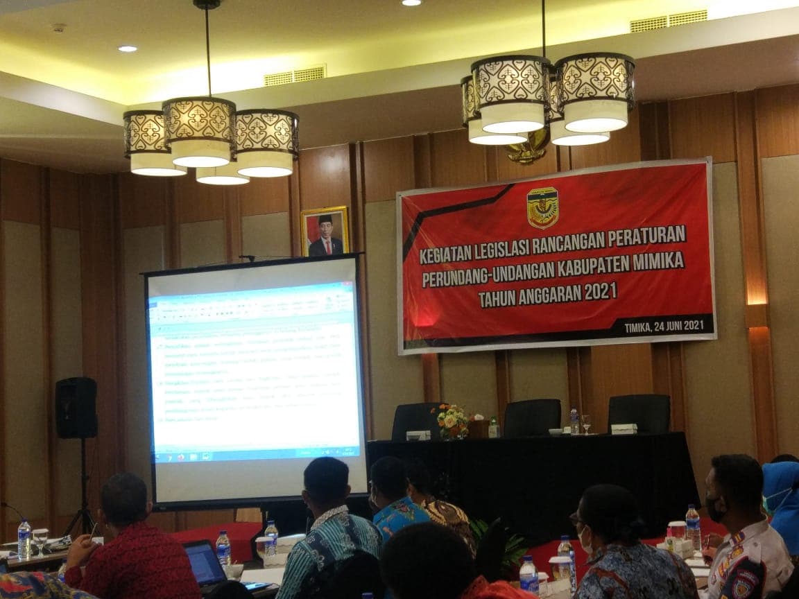 Ilustrasi berita MIMIKA: Selain Terciptanya Efisiensi dan Efektifitas Administrasi Pemerintahan, Perda Harus Mengikat dan Aspiratif