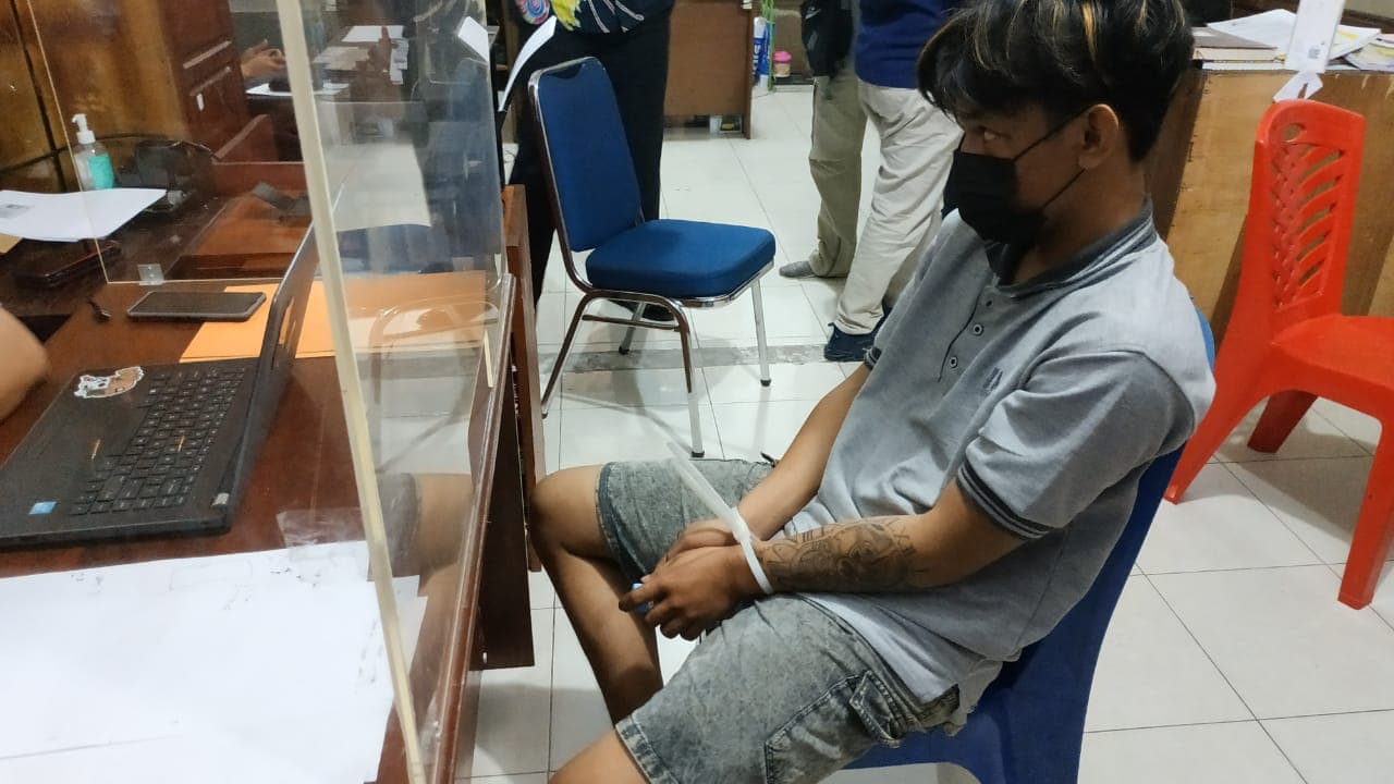 Gibran saat diminta keterangan oleh polisi