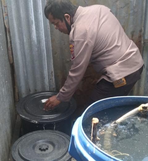Penyekapan barang bukti Miras lokal