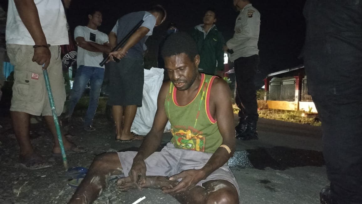 Pelaku saat ketahuan mencuri.