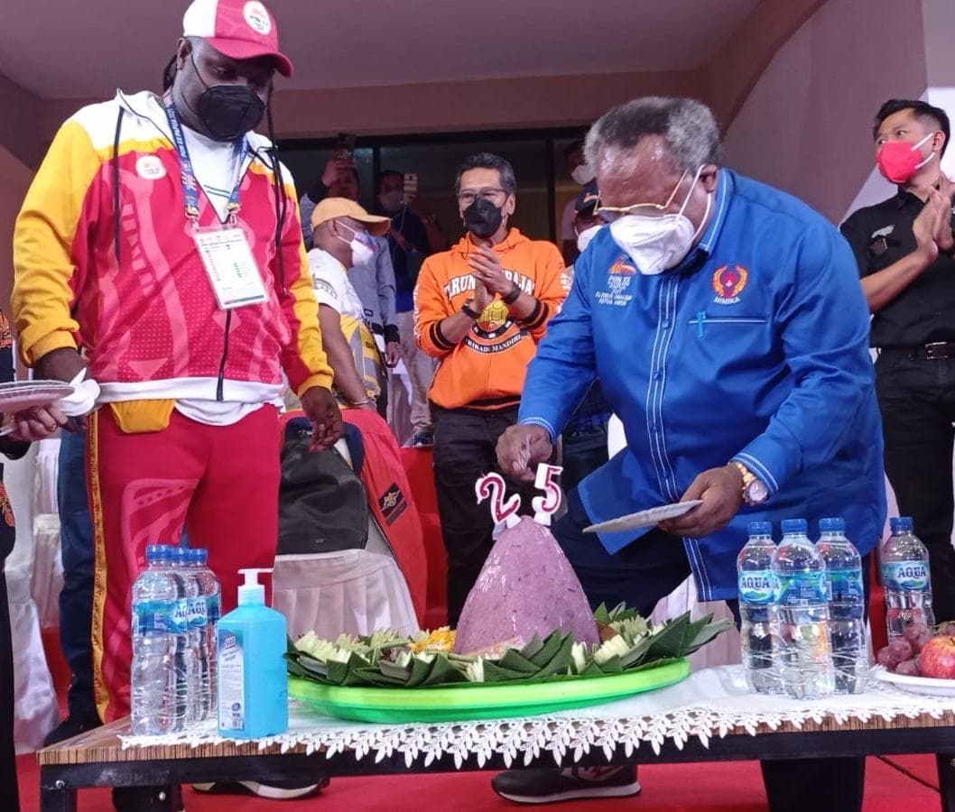 Ilustrasi berita MIMIKA: Spesial Dari Arena PON Tarung Derajat, Ada Tumpeng untuk HUT Mimika