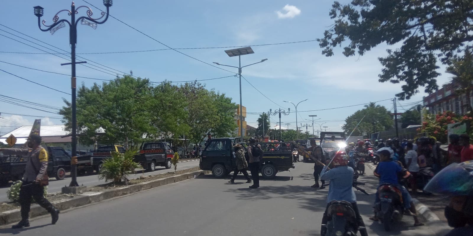 Ilustrasi berita MIMIKA: Sopir Truk dan Pickup Palang Jalan Cenderawasih, Tuntut Honor Segera Dibayar