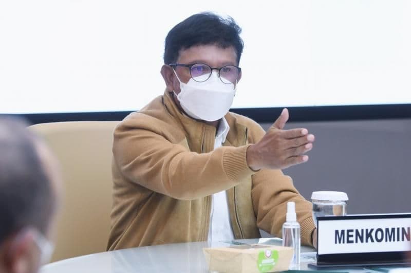 Menteri Komunikasi dan Informatika Johnny G. Plate saat memimpin Rapat Koordinasi Pembentukan Satgas Komunikasi Publik Papua, di Kantor Kementerian Kominfo, Jakarta Pusat, Selasa (21/12/2021)