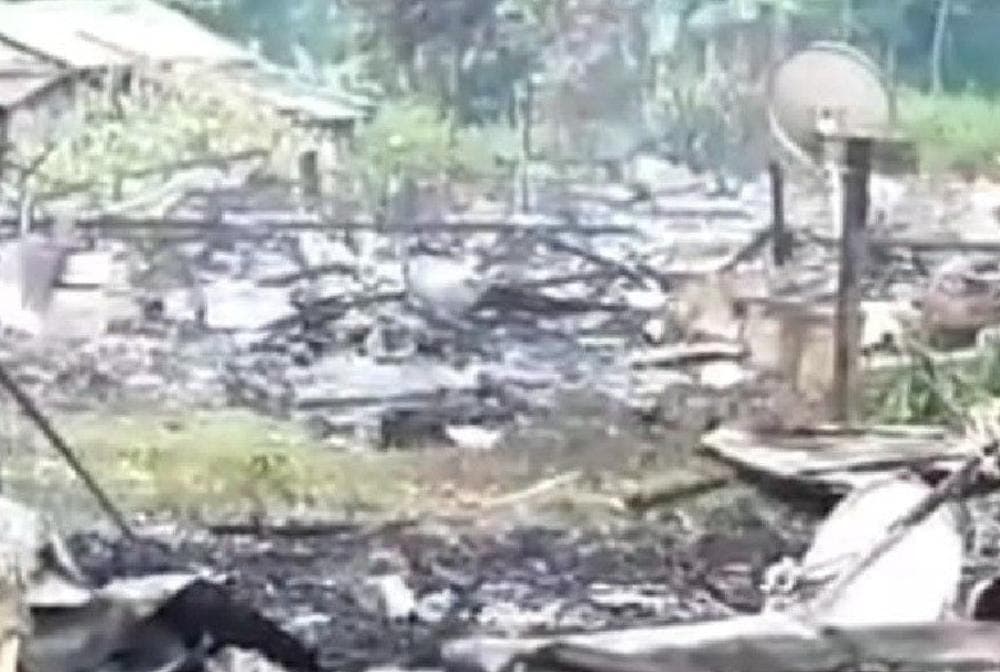 Tempat penampungan pendulang di Distrik Baya Biru, Kabupaten Paniai, Papua dibakar KKB. 