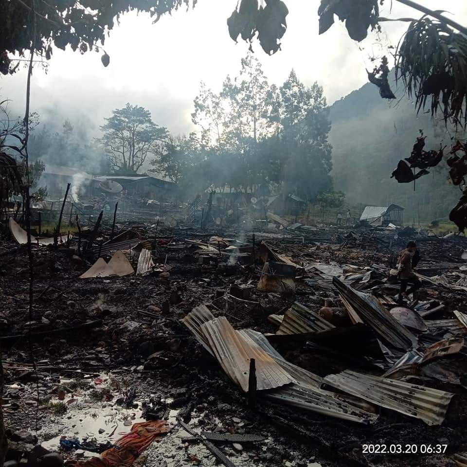 Kamp para pendulang dibakar KKB