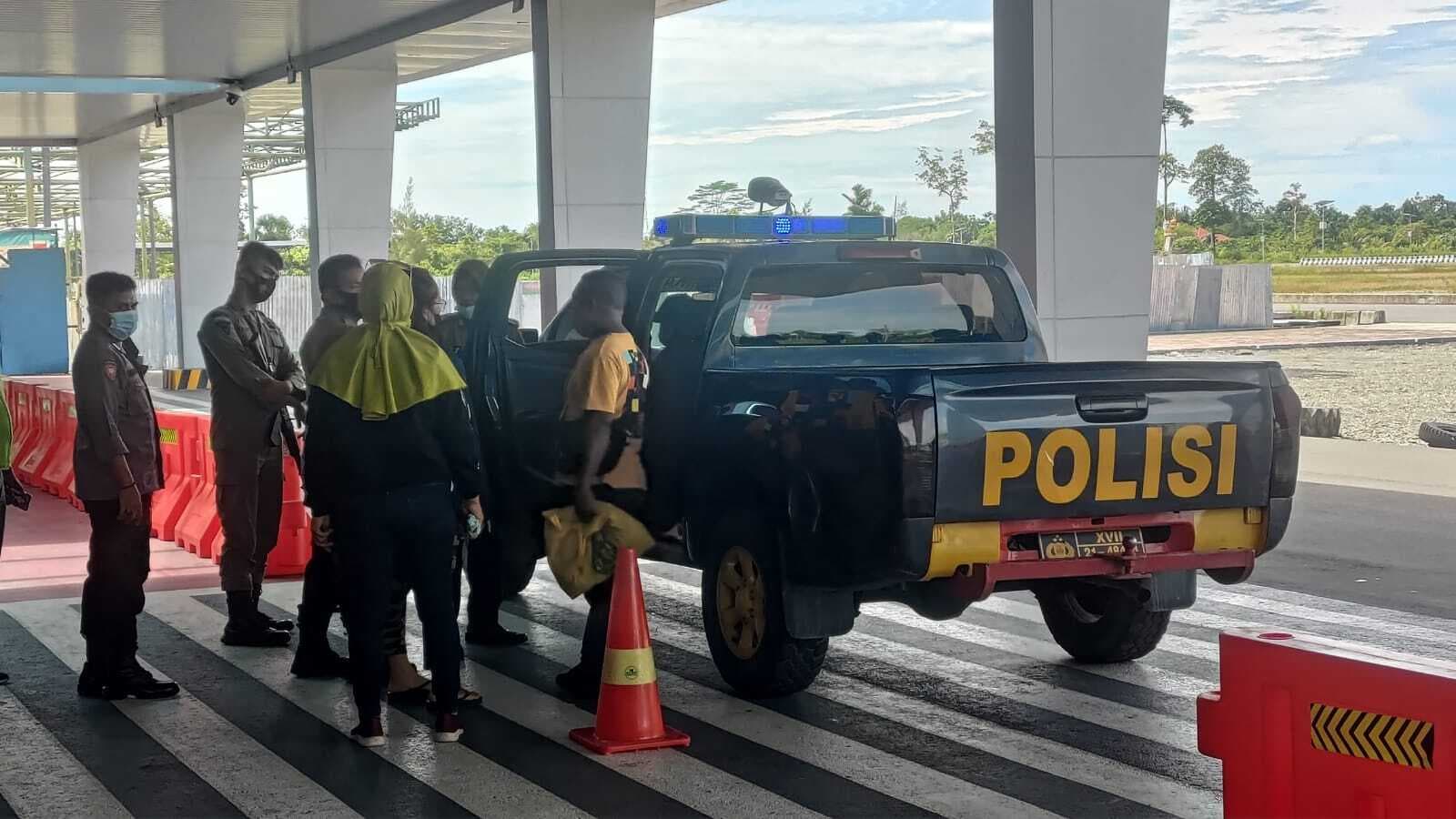 Mobil patroli polisi saat tiba di TKP