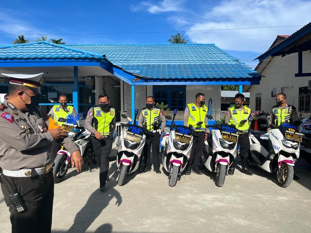 Tim Lantas Polres Jayapura Pemburu Helm dan Knalpot Racing