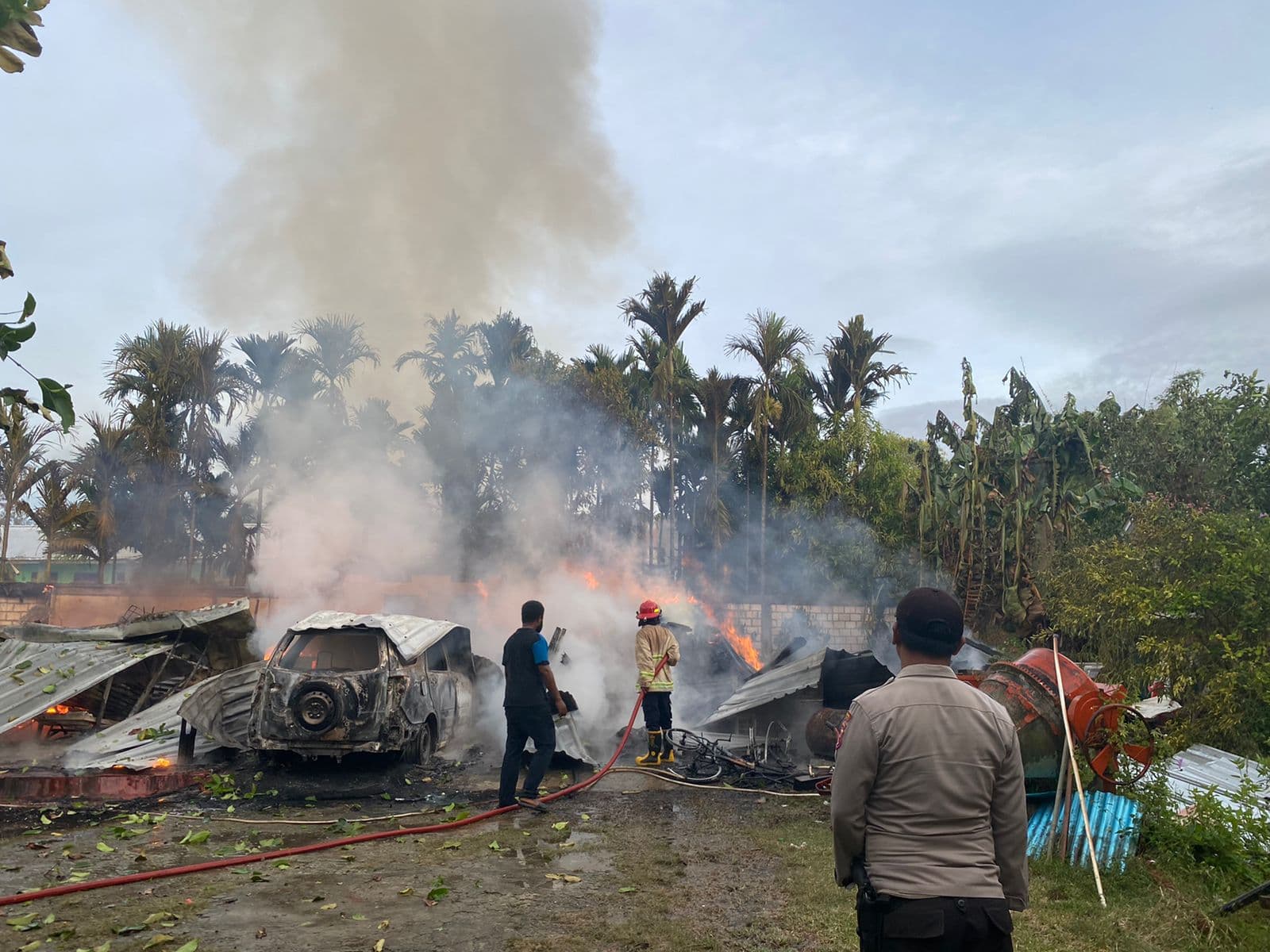 Ilustrasi berita PAPUA: Sijago Merah Hanguskan Satu Rumah di Warna, Mobil dan Motor Milik Korban Ikut Terbakar