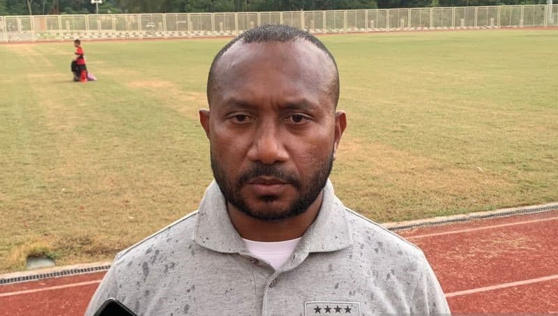Manajer Persipura Jayapura Yan Permenas Mandenas