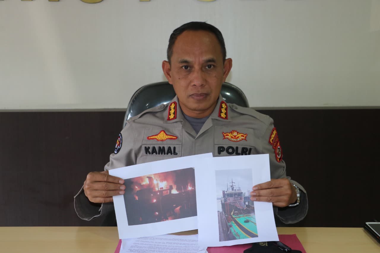 Ilustrasi berita PAPUA: Dua Kapal Terbakar di Dermaga Pertamina Mappi, Satu Tewas dan Empat ABK Hilang