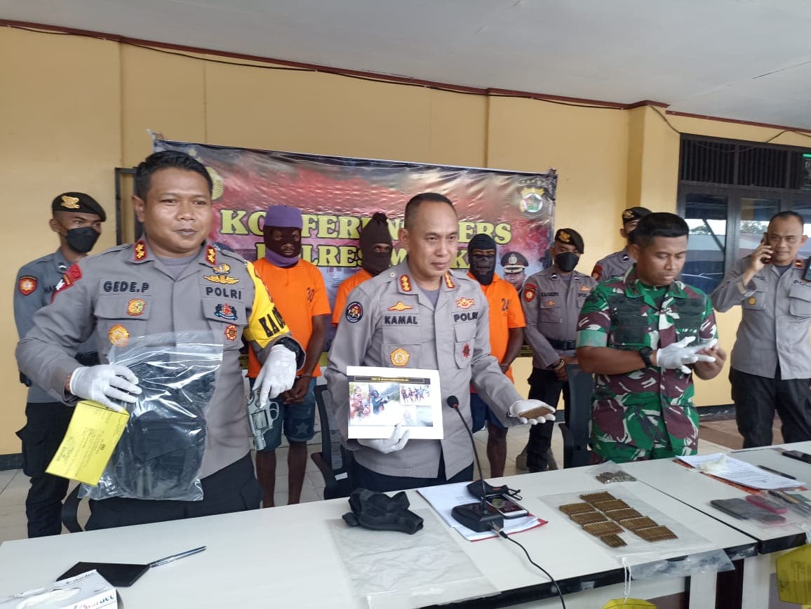 Ilustrasi berita MIMIKA: Hasil Transaksi Jual Beli Amunisi Dengan KKB, Ketua KNPB Timika Terima Uang Rp 19 Juta, Tiga Tersangka Ditahan
