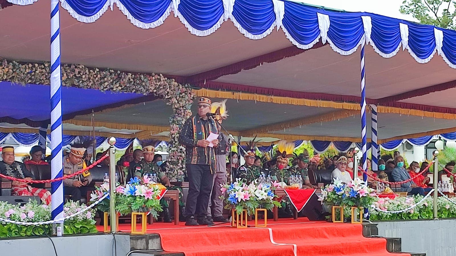 Ilustrasi berita MIMIKA: HUT ke 26 Kabupaten Mimika, Plt. Bupati John Rettob Ingatkan Filosofi untuk Mawasdiri, Serahkan Penghargaan Kepada Perintis