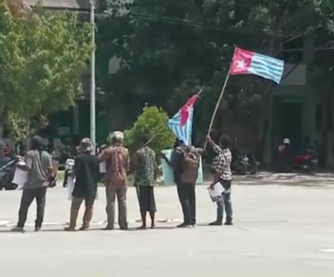 Ilustrasi berita PAPUA: Kibarkan Bendera Bintang Kejora di Kampus USTJ Jayapura, Polisi Amankan 13 Mahasiswa