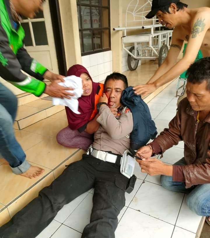 Ilustrasi berita NASIONAL: Bom yang Diledakan di Bandung Berjuluk "The Mother Of Satan", Pelaku dan Anggota Polri Jadi Korban Tewas