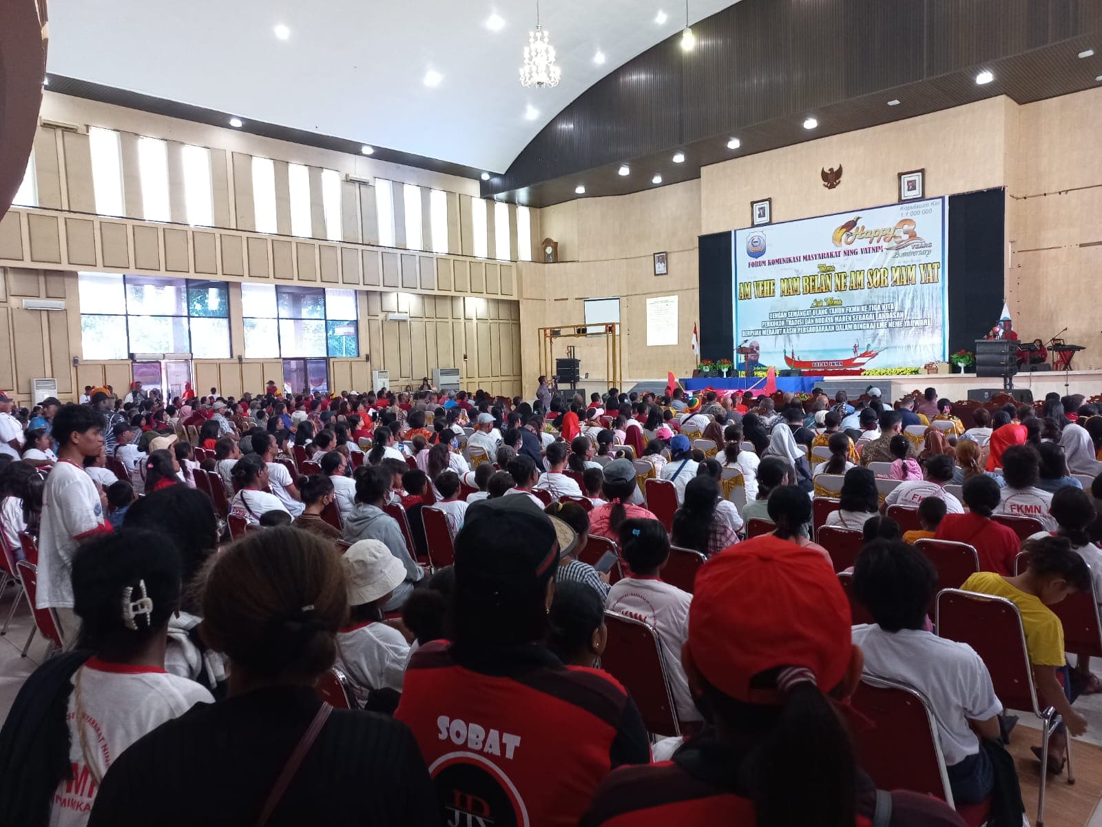 Ilustrasi berita MIMIKA: Ribuan Warga Hadiri HUT ke-3 FKMN di Graha ENY, Plt Bupati Ajak Dukung Pemerintah Wujudkan Kemakmuran Mimika