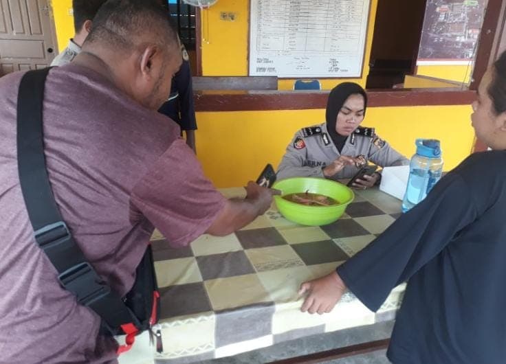 Ilustrasi berita MIMIKA: Polres Mimika Tangani Kasus Dugaan Pewarna Ikan, Kapolres Minta Masyarakat Tidak Sebarkan Informasi yang Belum Pasti