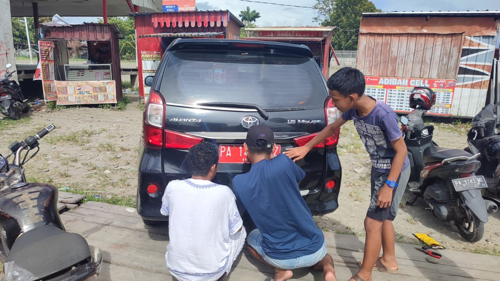Ilustrasi berita MIMIKA: Masih Banyak Didapati Mobil Dinas Gunakan Plat Hitam, Kasat Lantas : Harusnya Bangga Pakai Plat Merah