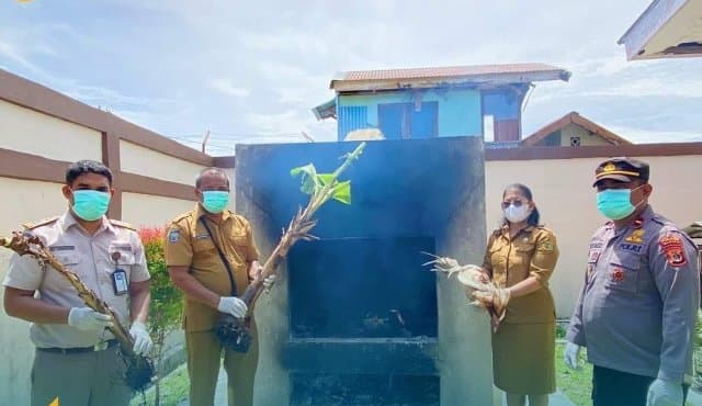 Ilustrasi berita MIMIKA: Dokumen Tidak Lengkap dan Cegah Sebaran Penyakit, Dua Ekor Ayam Jago Philipina Dimusnahkan
