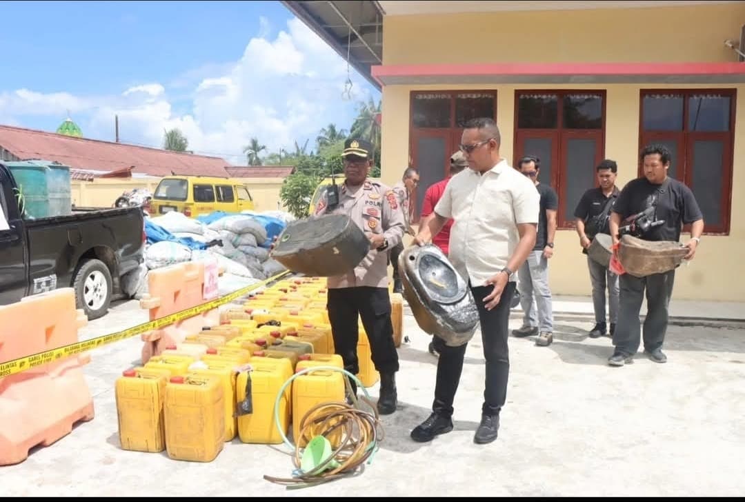 Ilustrasi berita PAPUA: Polres Biak Numfor Ungkap Kasus Penyalahgunaan BBM Bersubsidi, 2 Ton Pertalite Diamankan