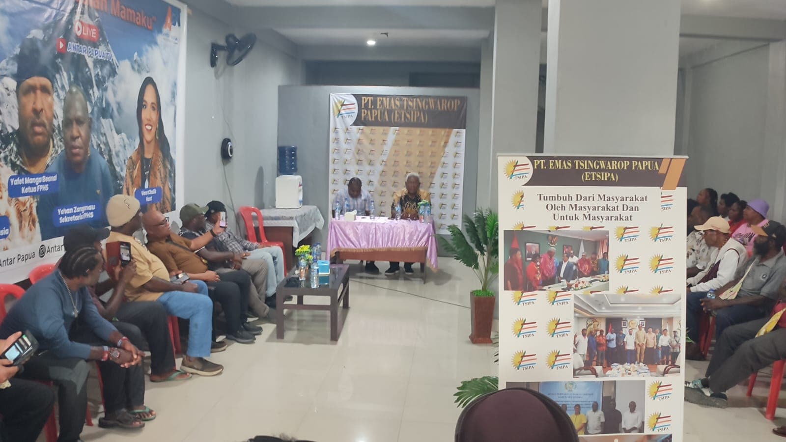 Ilustrasi berita MIMIKA: Masyarakat Tsingwarop Dorong Bupati Mimika Terus Perjuangkan Divestasi Saham Freeport, Markus Beanal: Saya Minta Maaf