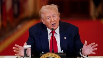 Trump Akui Ada Pembicaraan Rahasia dengan Iran, Tapi Tak Libatkan Khamenei