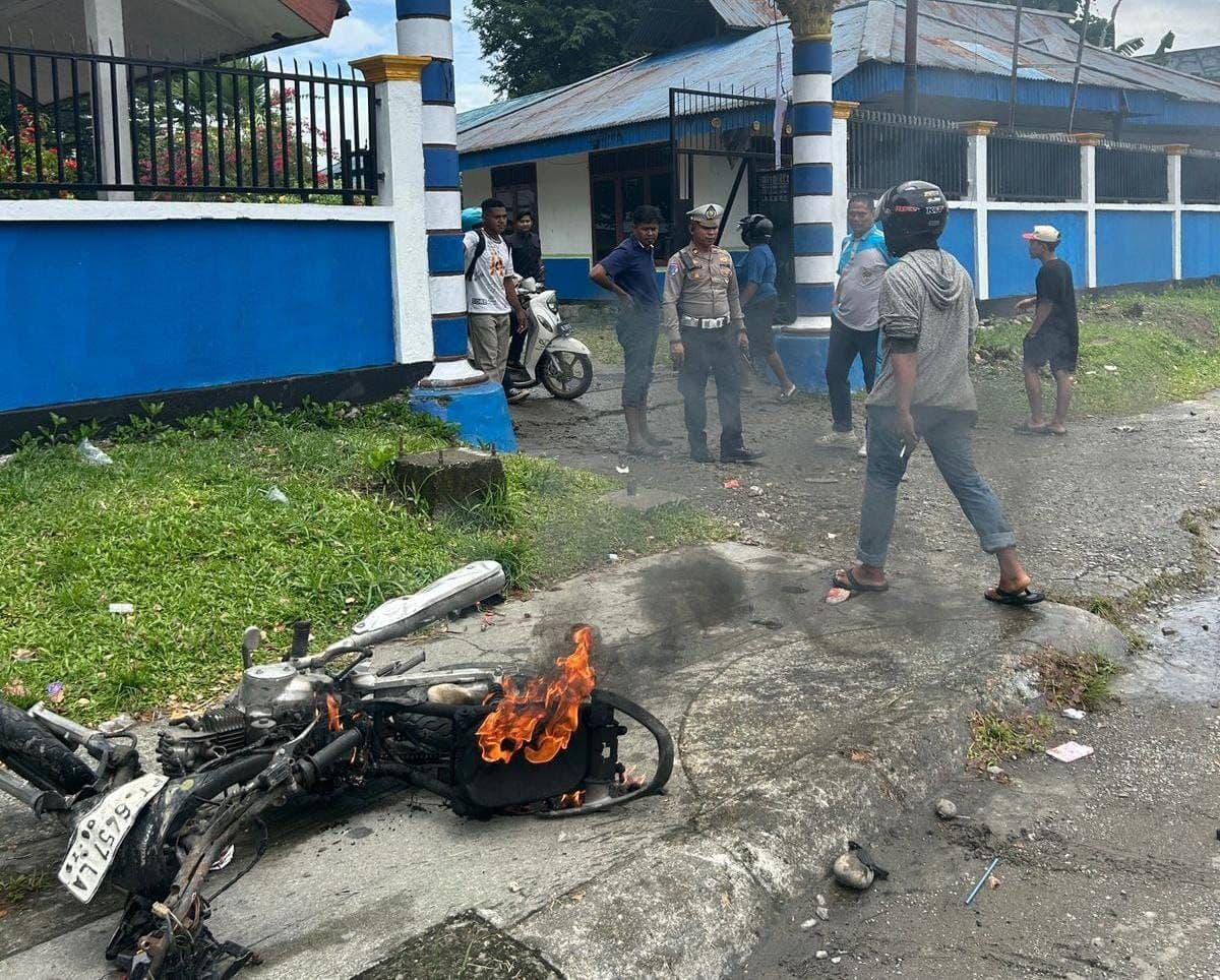 Ilustrasi berita MIMIKA: Tawuran Pelajar Terjadi Depan SMK Petra Timika, Sepeda Motor Dibakar