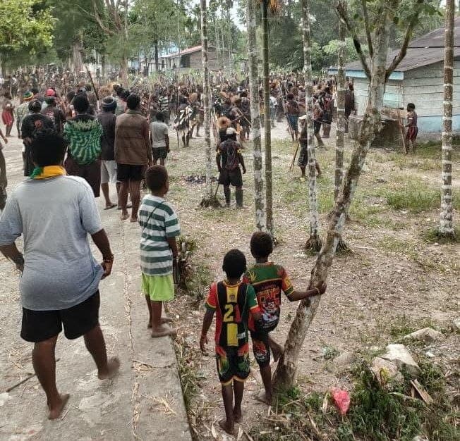 Ilustrasi berita MIMIKA: Pasca Saling Serang yang Tewaskan Anggota Kelompok Niwigalen, Situasi Kwamki Narama Masih Memanas