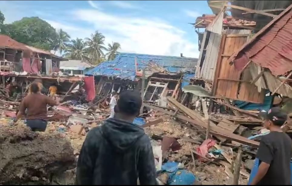 Ilustrasi berita PAPUA: Breakingnews : Bom Sisa Perang Dunia II Meledak di Biak, Sejumlah Korban Dilaporkan Tewas dan Rumah Hancur