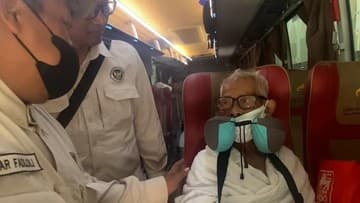 Ilustrasi berita INTERNASIONAL: Jemaah Tua dari Yogyakarta Siap Raih Puncak Haji 2026