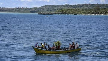 Ilustrasi berita INTERNASIONAL: India Percepat Pembangunan Pos Strategis di Selat Malaka, Korbankan Hutan dan Suku