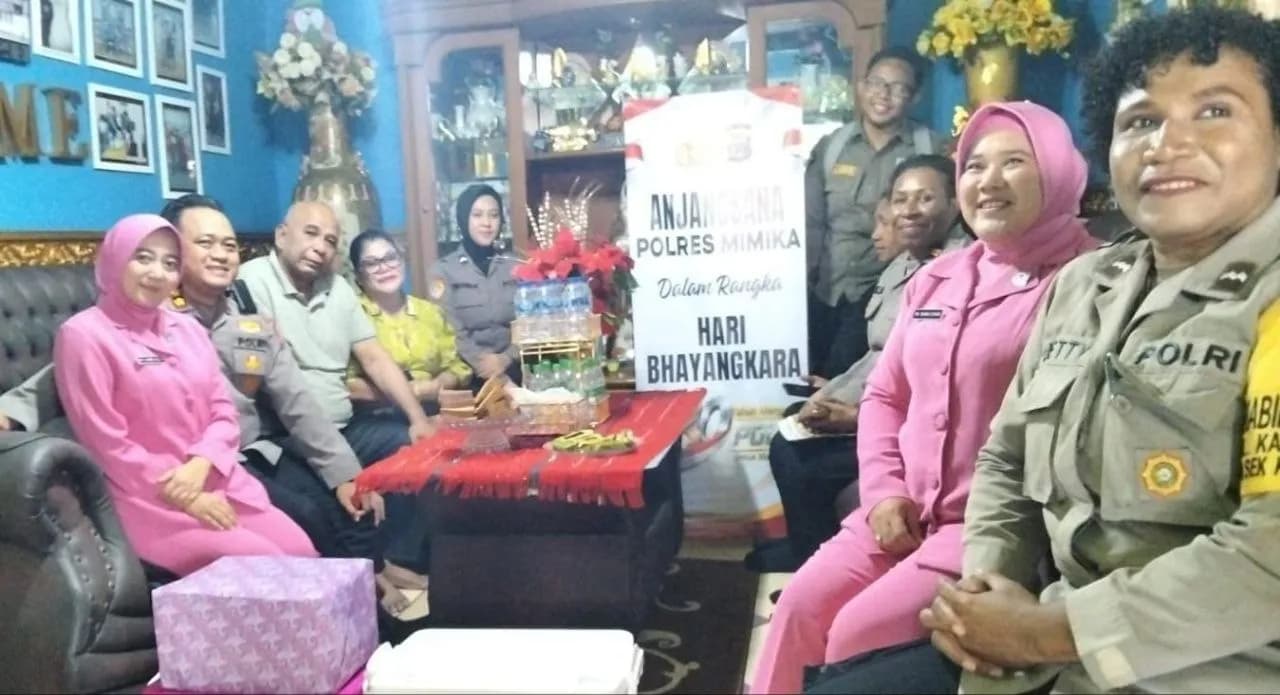 Ilustrasi berita Mimika: Sambut Hari Bhayangkara ke-80, Polres Mimika Anjangsana ke Anggota dan Bhayangkari yang Sakit