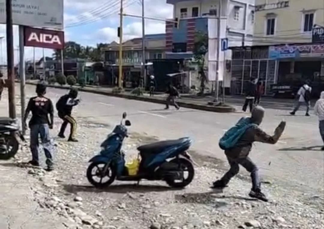 Ilustrasi berita Mimika: Dua Kelompok Pelajar Terlibat Aksi Saling Lempar di Jalan Yos Sudarso Timika