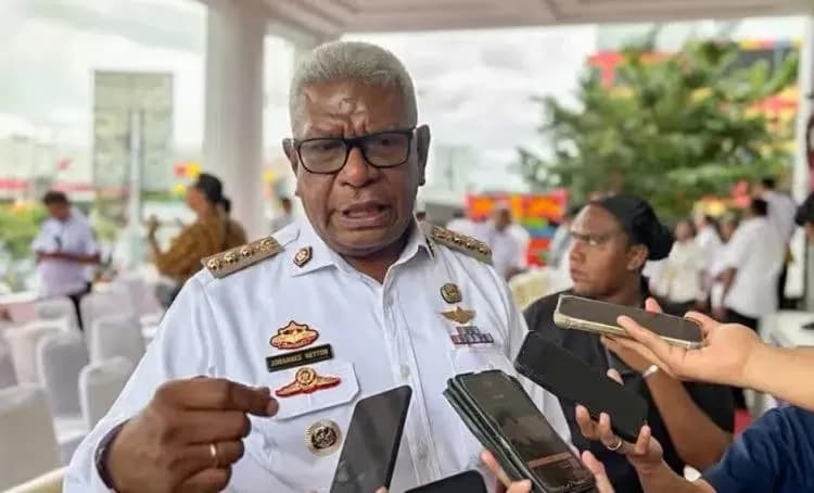 Ilustrasi berita Mimika: Bupati Rettob Ajak Warga Wujudkan Timika Bersih Jelang HUT RI, Jangan Buang Sampah di Median Jalan