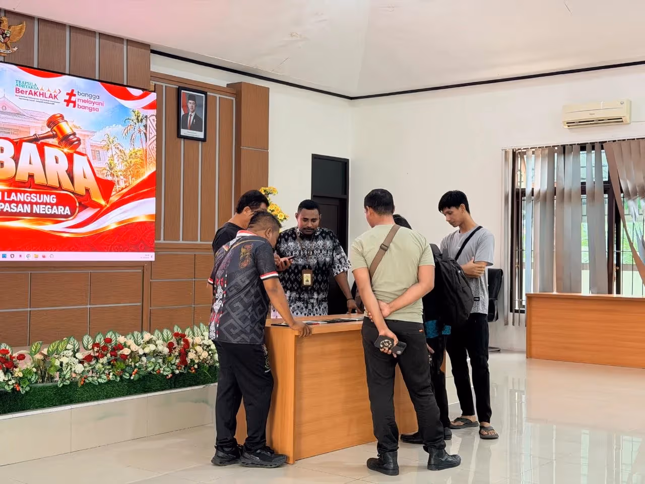 Ilustrasi berita Mimika: Kejaksaan Negeri Mimika Jual 41 Barang Rampasan Negara, Ada Motor hingga iPhone