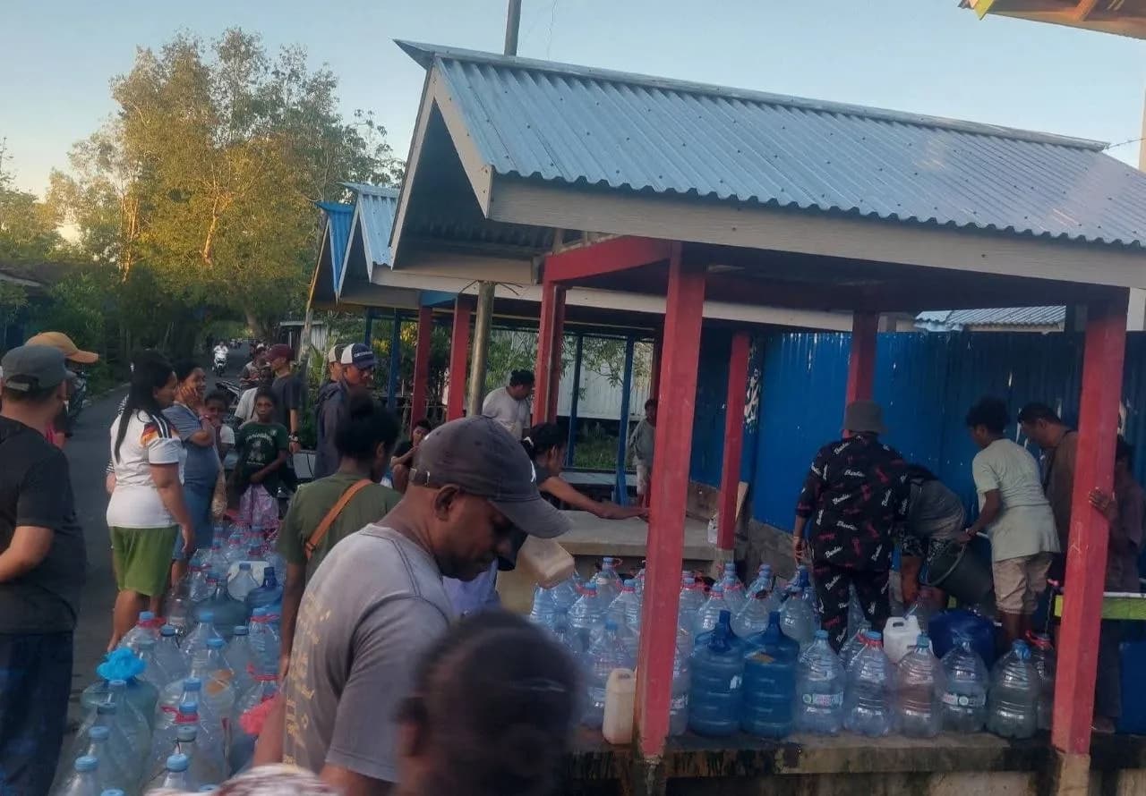 Ilustrasi berita Papua: Musim Kemarau Melanda Asmat, Warga Berbondong-bondong Antre di Sejumlah Titik Sumber Air Bersih