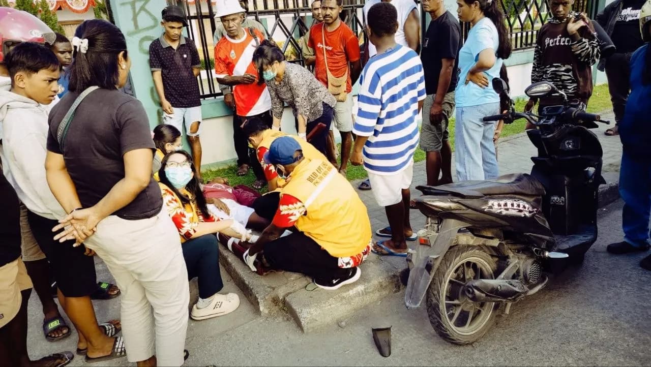 Ilustrasi berita Mimika: Seorang Pelajar Patah Tangan dan Kaki Usai Motor Tabrak Trotoar di Jalan Yos Sudarso Timika