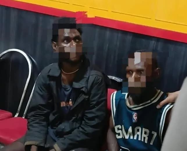 Ilustrasi berita Mimika: Polisi Amankan Dua Pelaku Penikaman di KM 9 Timika, Palang Jalan Poros Timika-Mapurujaya Dibuka