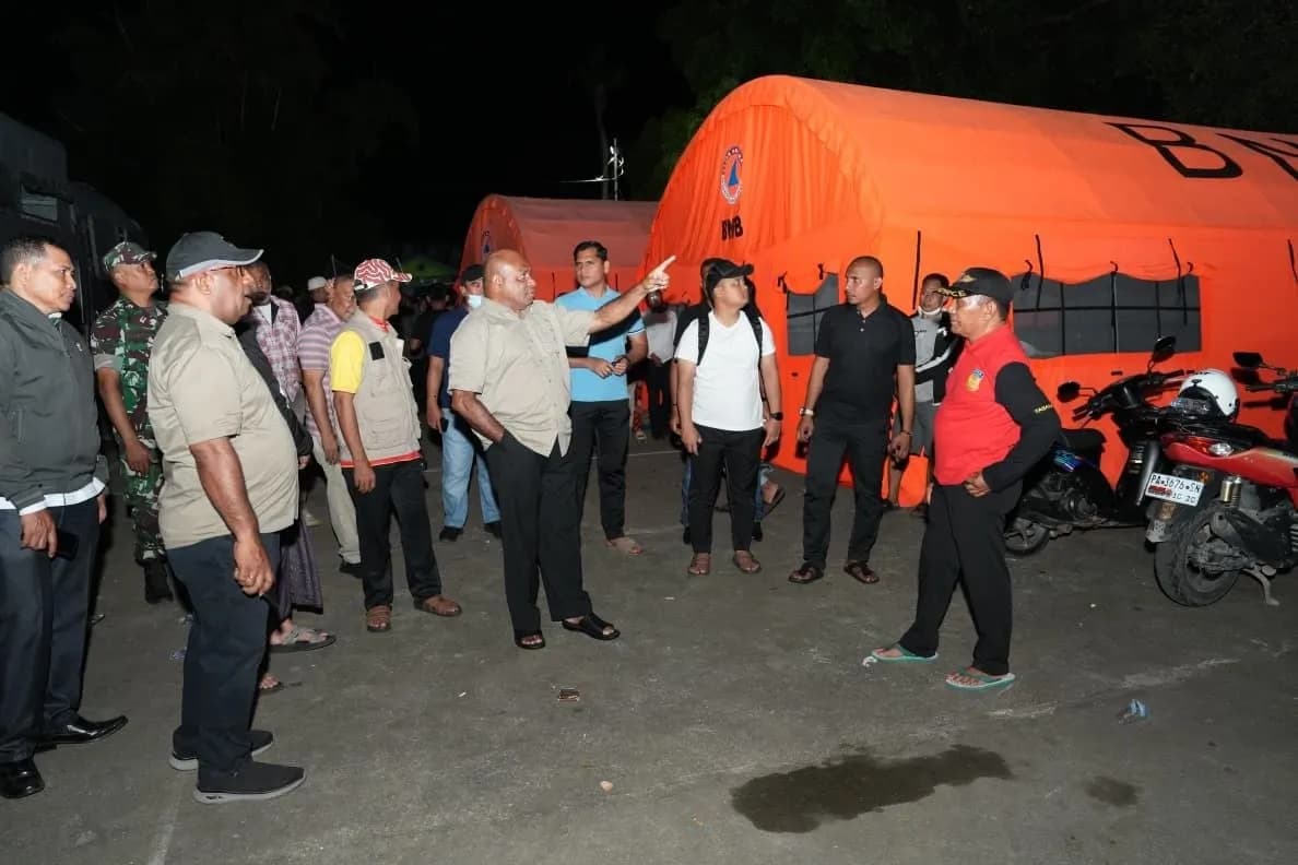 Ilustrasi berita JAYAPURA: Ribuan Warga Jayapura Utara Mengungsi, Gubernur Papua Datangi Tenda-tenda Darurat di Dok V