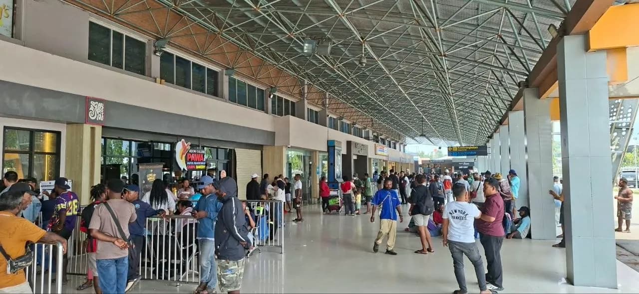 Ilustrasi berita Ekonomi: InJourney Airports Pangkas Tarif Jasa Bandara 50 Persen, Tiket Pesawat Libur Natal dan Tahun Baru Berpotensi Lebih Murah