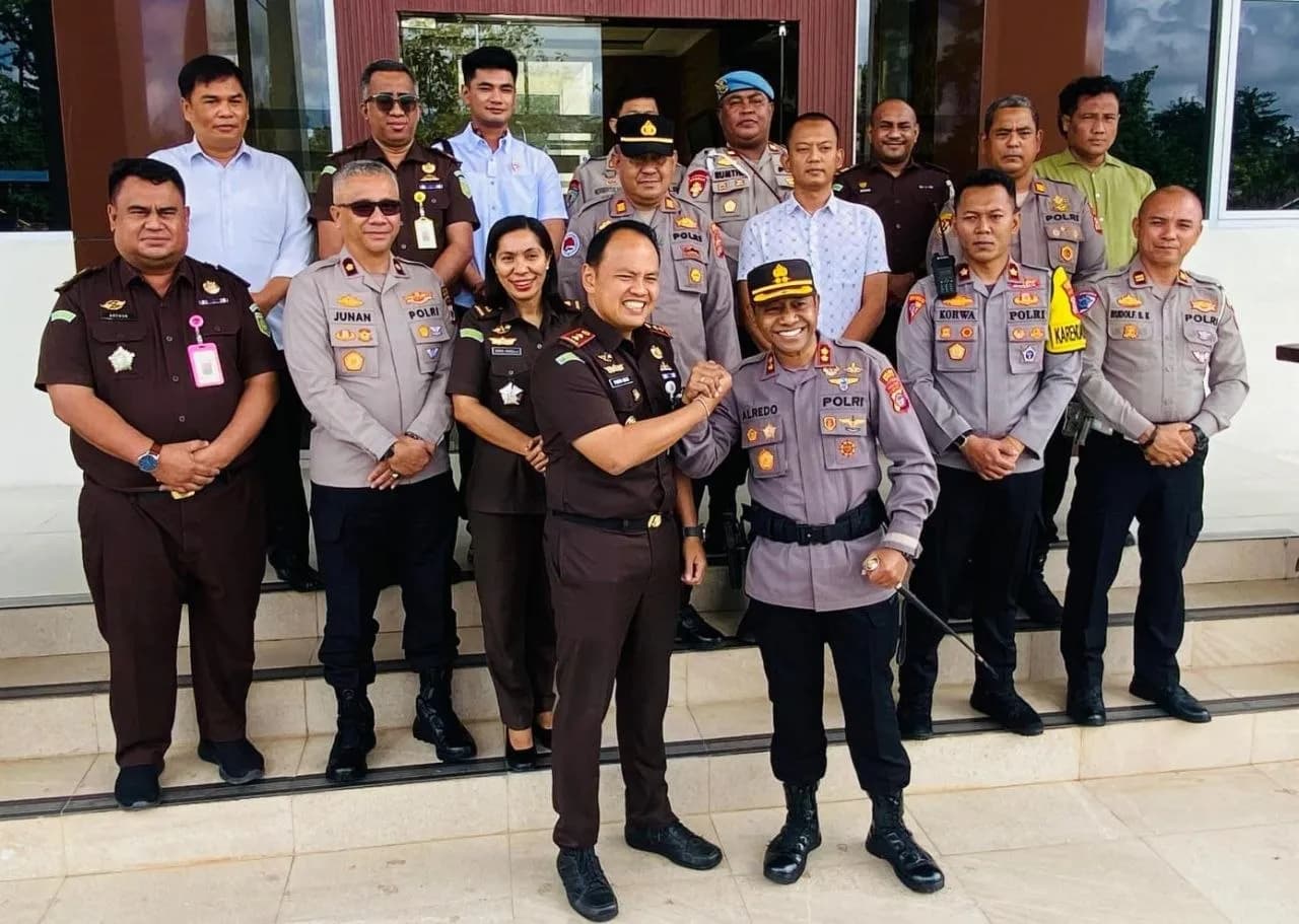 Ilustrasi berita Mimika: Silaturahmi Dengan Kajari Mimika, AKBP Alredo Agustinus Rumbiak Perkuat Sinergi Kepolisian dengan Kejaksaan